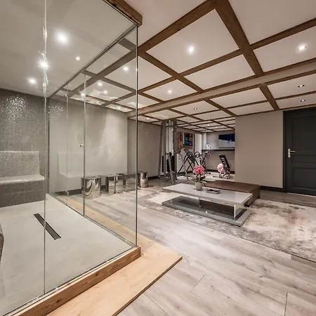 Chalet Artic - 5 Bedrooms - Bed&Breakfast - Courchevel 1550 בקתה